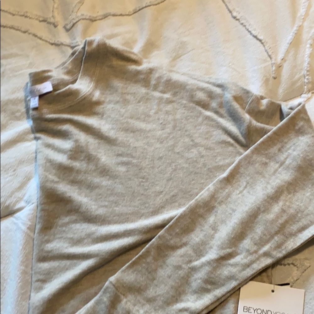 Beyond Yoga Luxe Pullover M Oatmeal Heather